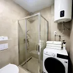Jamies Luxury Self Serviced