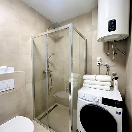 Jamies Luxury Self Serviced