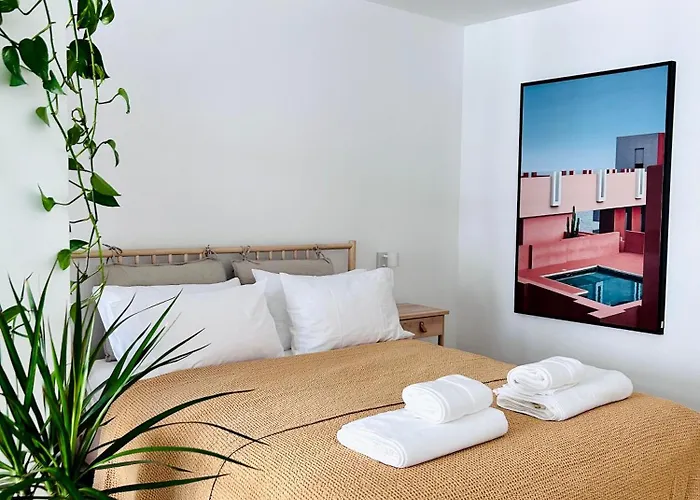 Jamies Luxury Self Serviced *